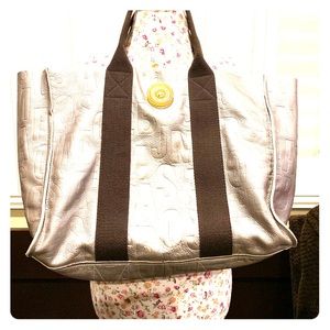 Marc Jacobs weekender tote with suede lining!